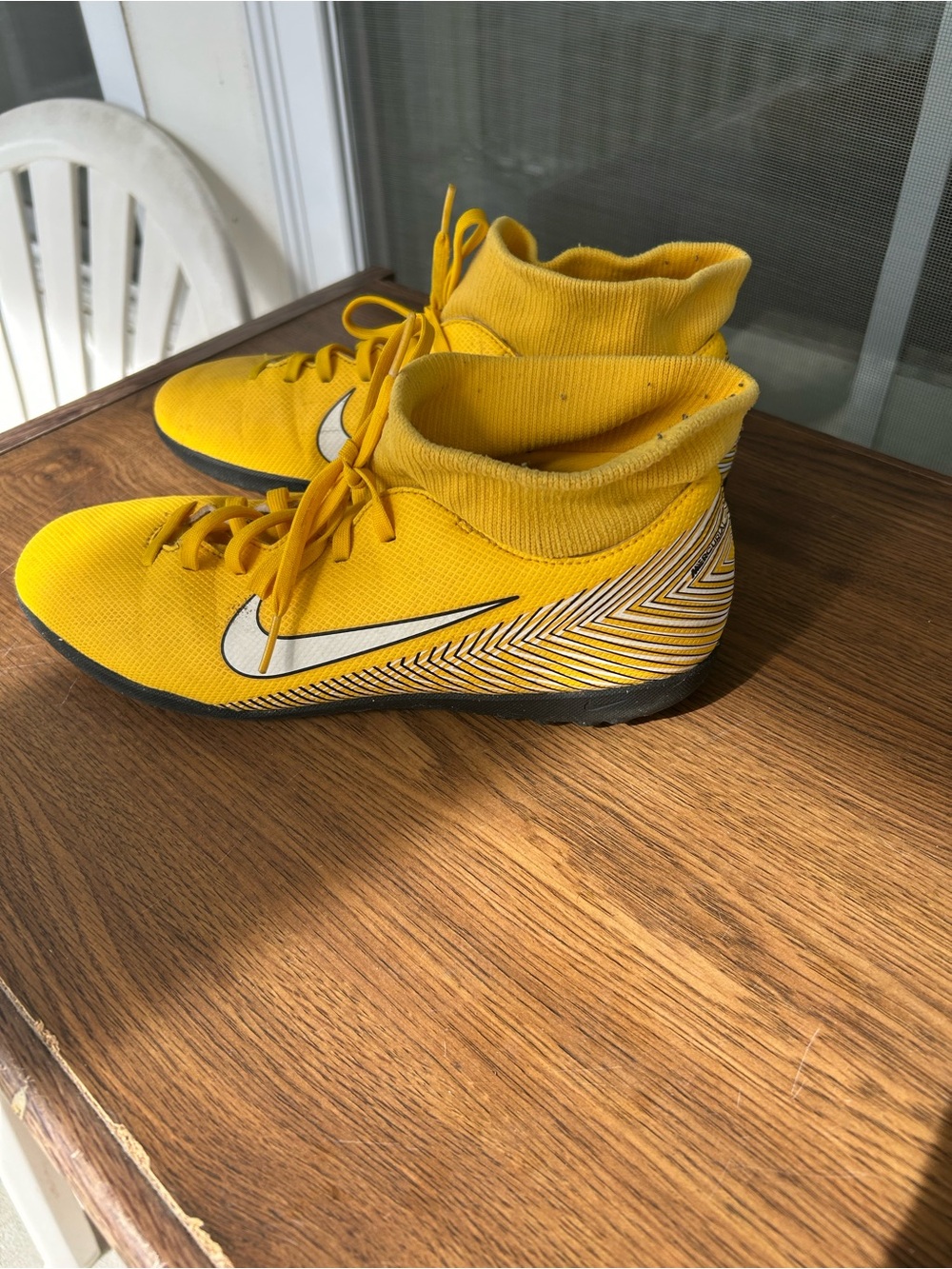Shoes - Picture 2 of 4